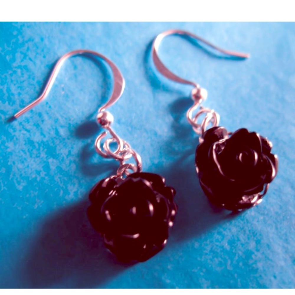 🌙5/$30 Victorian inspired small rose earrings